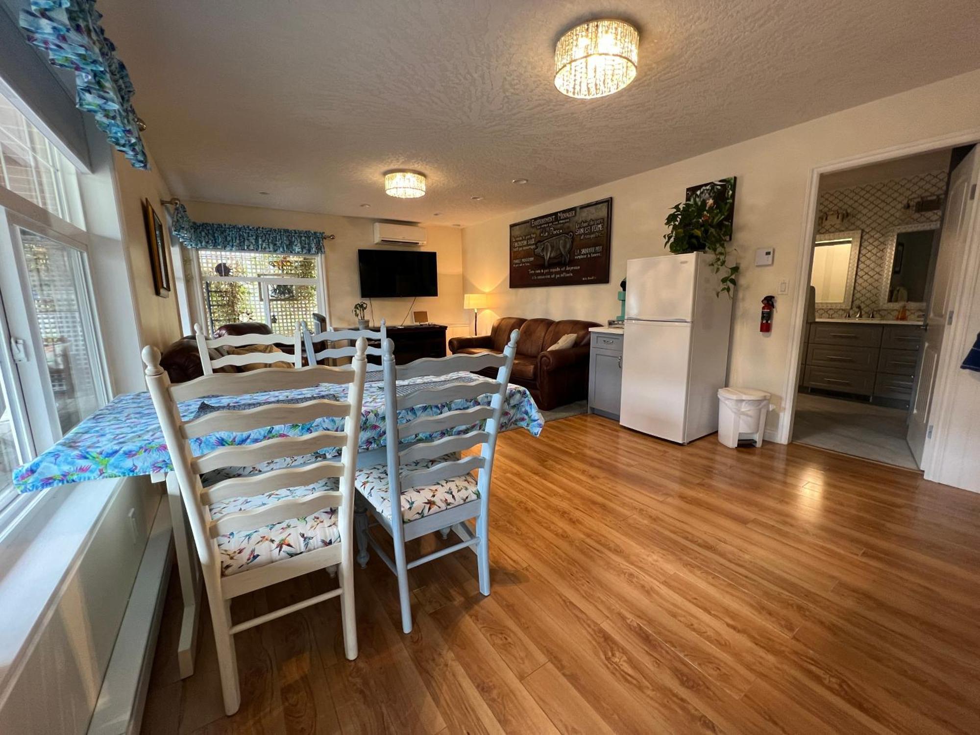 Little Bear Garden View Suites-Hummingbird Royston Экстерьер фото
